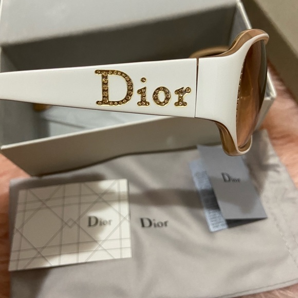 SOLD - Picture 5 of 8